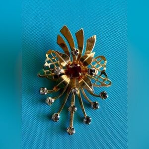 Vintage Garnet and Rhinestone Crystal Gold Tone Brooch/Pendant